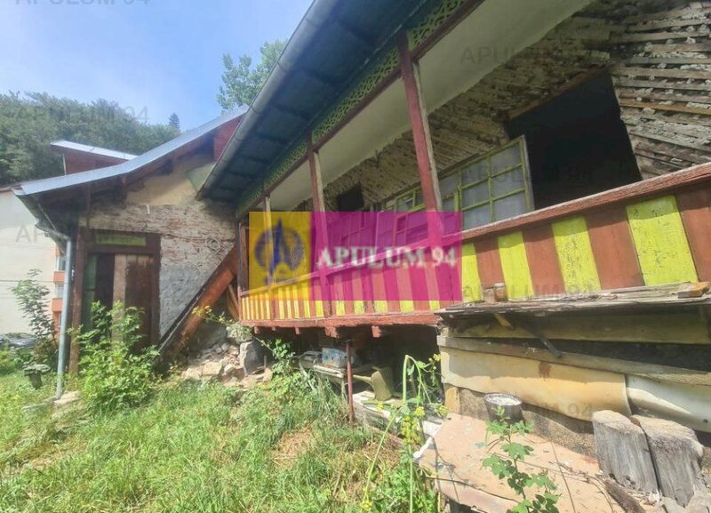 Teren cu constructie de vanzare in Busteni - Zona Lidl